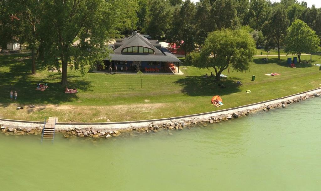 Szines Panorama Apartman Balatonlelle Luaran gambar