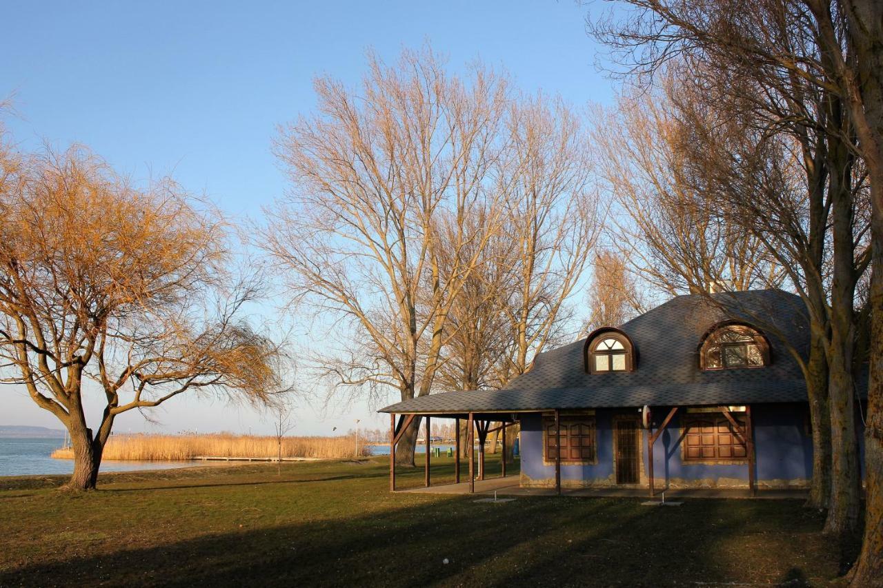 Szines Panorama Apartman Balatonlelle Luaran gambar